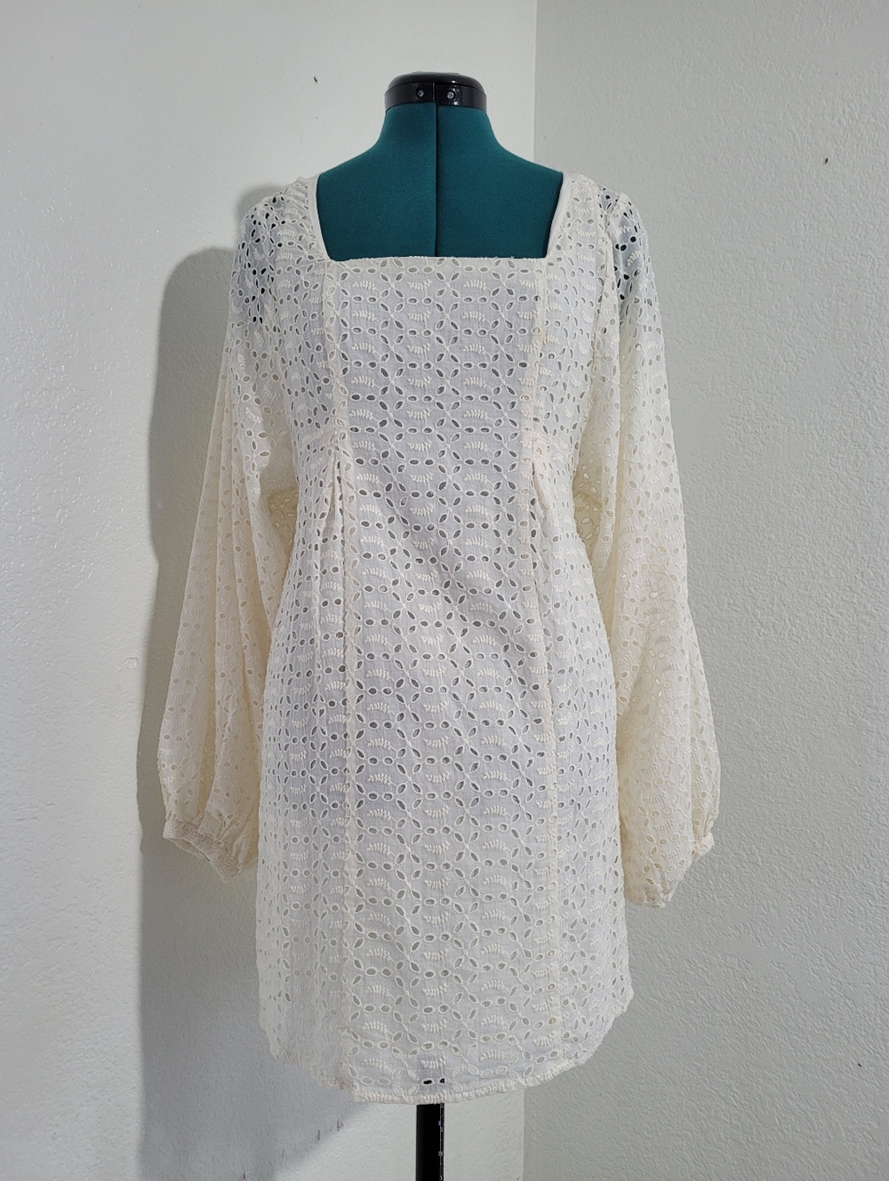 Free People Lovey Dovey Eyelet Crochet & Puffy Sleves Detail Mini Dress Size 2